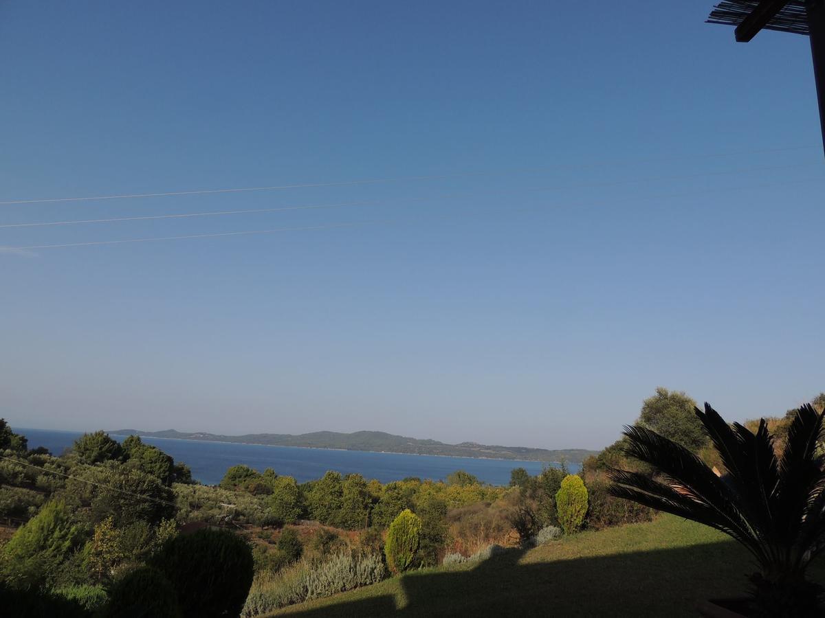Villa Stonehouse & Casa Al Sole E Al Mare Nea Roda Exterior foto